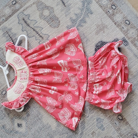 Poppy Kids Co Baby Girls Pink Smocked Embroidered Butterfly Outfit Sz6m - Picture 2 of 8